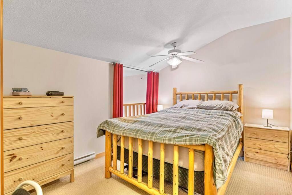 Canmore Mountain View Loft Apartment Heated Outdoor Pool Bagian luar foto